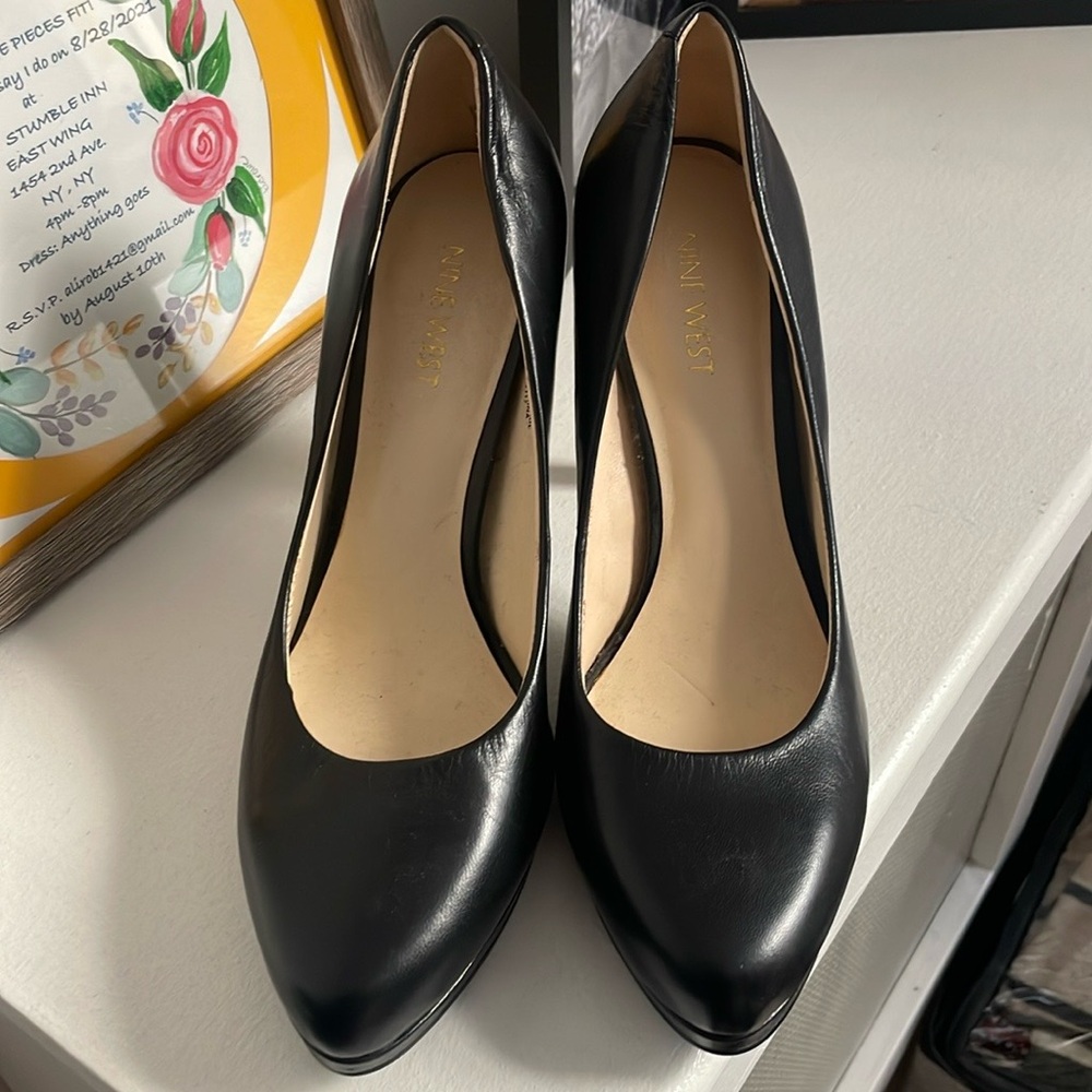 Nine West leather, black, traditional heel size 8